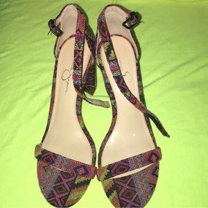 Jessica Simpson Monrae Tribal Print Fabric High Block Heel Sandals.  Size 9.5